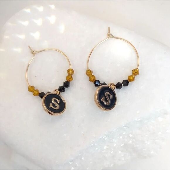 Initial Charm Earrings Black and Gold - Picture 15 of 16